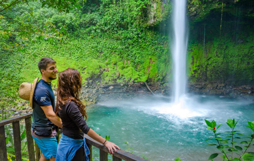 ONE DAY ARENAL (Hanging Bridges + La Fortuna Waterfall + Lunch + Volcano Hike)