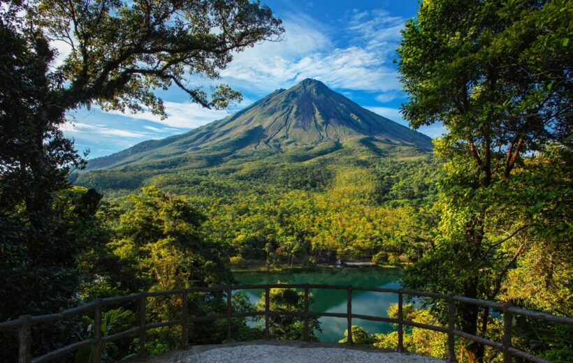 Horseback riding to the Volcano + Thermal pools