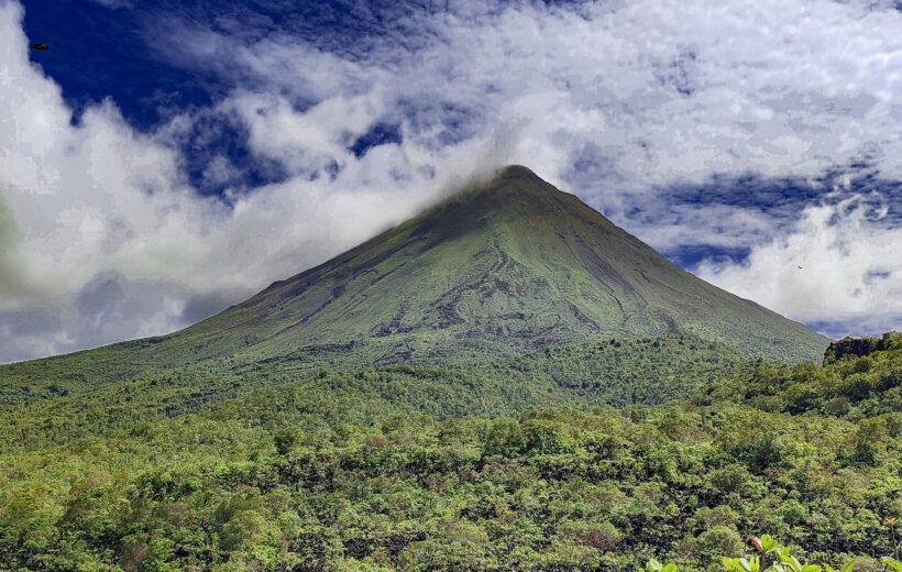 MINI COMBO Volcano Hike + La Fortuna Waterfall + Lunch